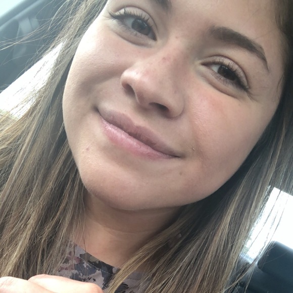 Meet your Posher, Audra - Picture 1 of 2